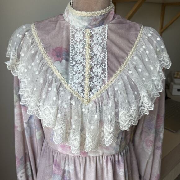 Vintage Floral Stretchy Velvet Prairie Dress M Ruffle Lace Yoke Cottagecore Maxi - Picture 2 of 13